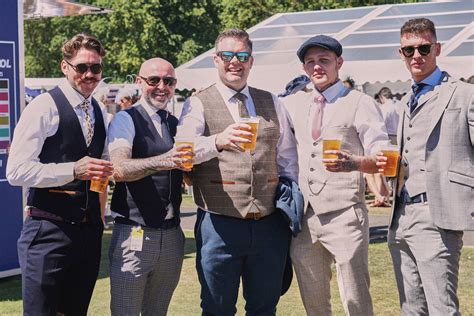 What Men Should Wear to the Races 2019 – Master Debonair