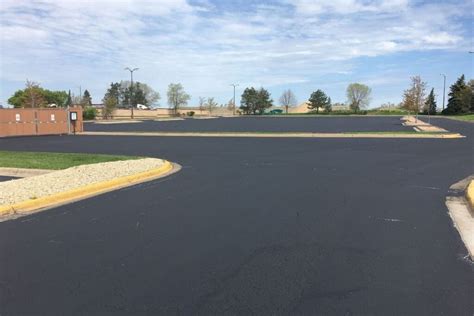 Why You Should Sealcoat Your Parking Lot - ACI Asphalt & Concrete