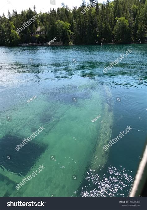 Tobermory Shipwreck Underwater Stock Photo 1225706353 | Shutterstock