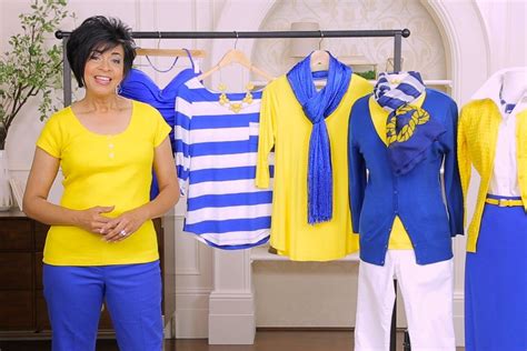 Type 4 Favorite Colors: How to Wear Blue + Yellow | Dyt type 4 clothes ...