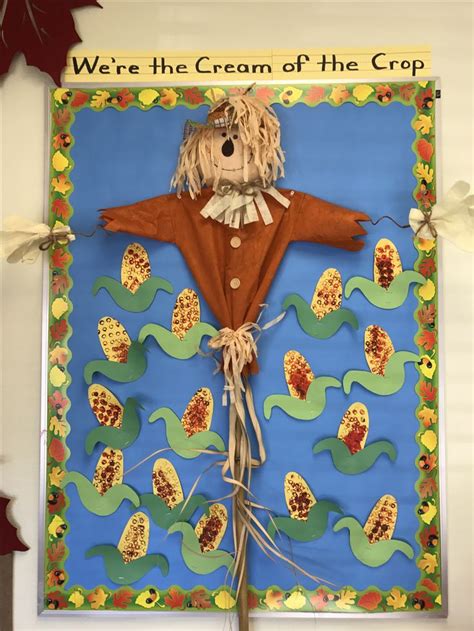 Scarecrow bulletin board | Library bulletin boards, Make a scarecrow ...