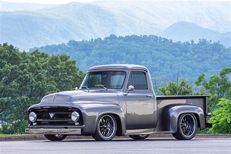 This Ultra-Clean 1953 Ford F-100 Flies Under the Radar