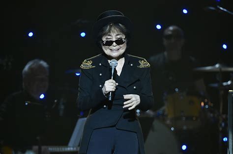 Yoko Ono - "Imagine" (John Lennon Cover)