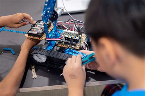 Robotics Course Singapore | Robotics Classes for Kids