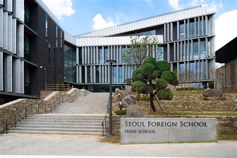 Seoul Foreign School Library - Raeco