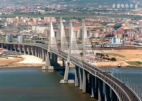 Aerial view of the Vasco da Gama Bridge (Lisbon, 1998) - CVCE Website