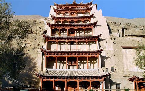 Dunhuang Mogao Caves Pictures, TravelChinaGuide.com