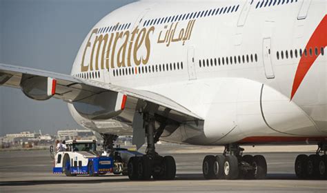 Emirates brings its own double-decker to London | Emirates Canada