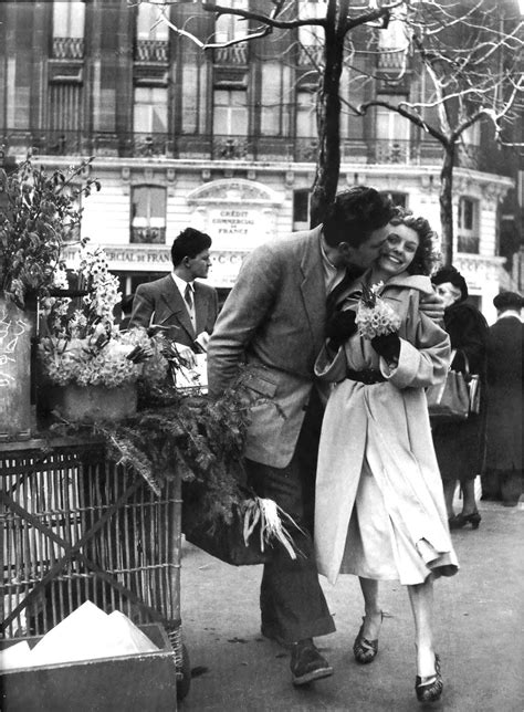 Robert-Doisneau-The-Kiss-with-Daffodils-Halsted-Gallery - Lucy Cuneo