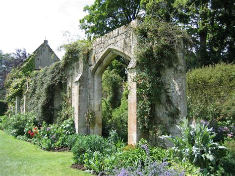 Photo of Ruins in Sudeley Castle Garden | Castle garden, Garden ...