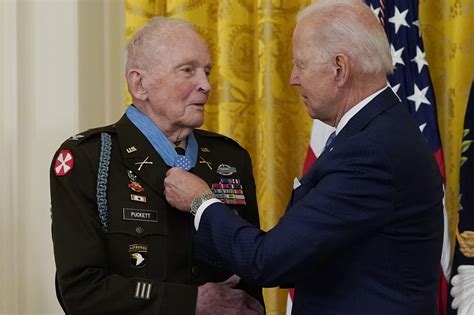 Biden bestows Medal of Honor on Korean War veteran | AP News