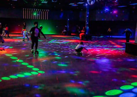 Roller Skating Rink Near me| Indoor Roller Skating for adults & kids in ...