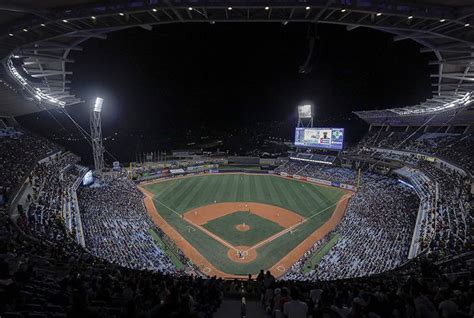 LEONES DEL CARACAS oficialmente se mudan al Estadio Monumental "Simón ...