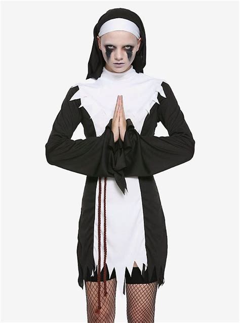 Evil Nun Costume | Hot Topic | Cool halloween costumes, Hot halloween ...