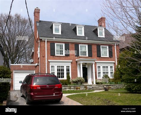 North American middle class detached family home Stock Photo - Alamy