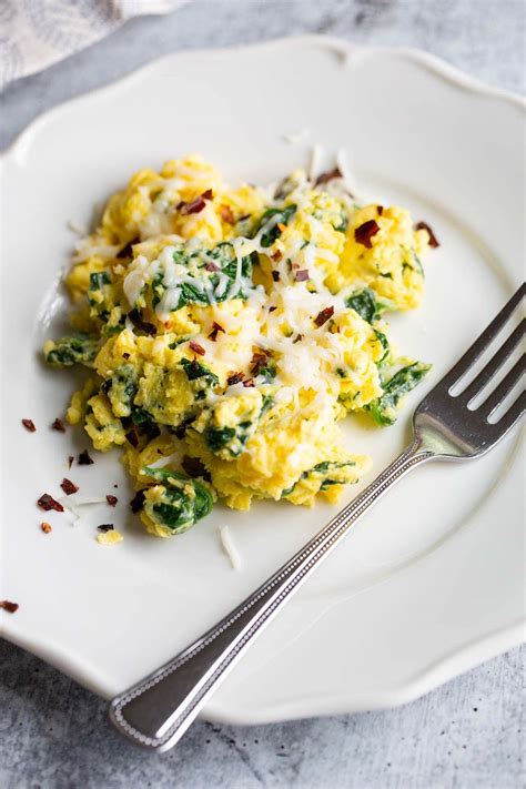 Scrambled Eggs with Spinach - Food Banjo