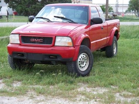 Find used 2000 GMC SONOMA ZR2 4X4 Extended cab--needs engine repair in ...