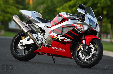 honda-rc51 | Voitures et motos, Motos, Voiture