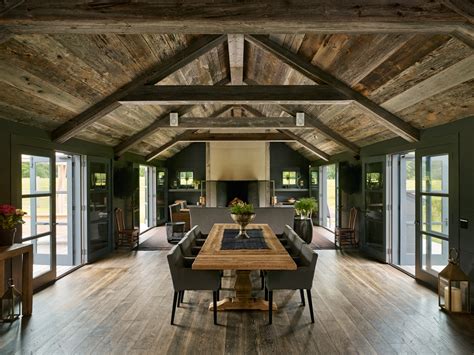 Inside Creative Barn-Style Interiors - Chairish Blog