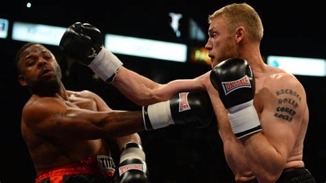 Flintoff wins on boxing debut