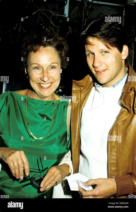 Dec. 29, 2005 - JEAN STAPLETON JOHN PUTCH. - JEANSTAPLETONRETRO.1983 ...