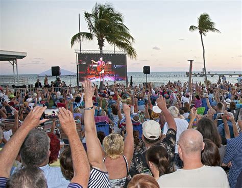 Jimmy Buffett Performs Live Concert In Key West | Jimmy buffett, Live ...