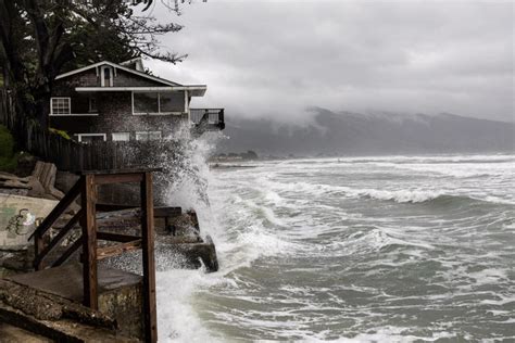 Atmospheric river: Definition, relationship to hurricanes, potential ...