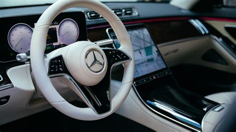 Mercedes-Benz S-Class Interior Features & Dimensions