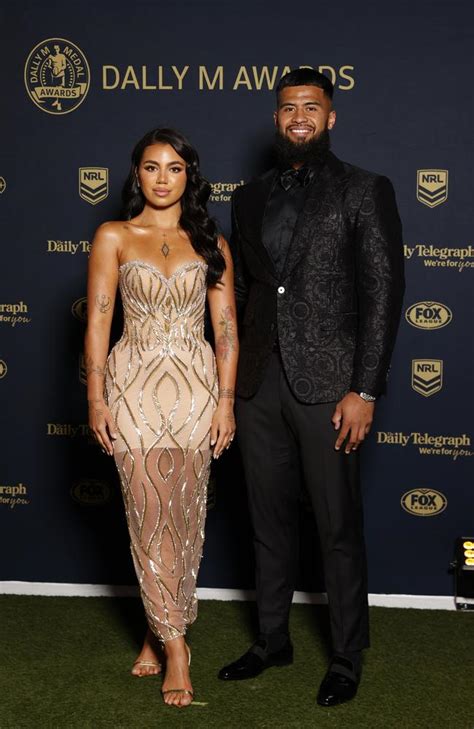 Dally M Awards 2023: NRL stars and partners arrive at red carpet | NT News