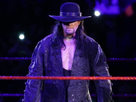 Iconic WWE Wrestler The Undertaker Announces His Retirement — Fans ...