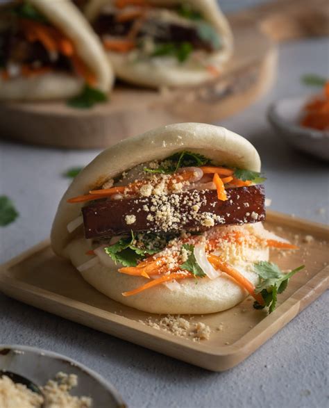 Gua Bao (Taiwanese Pork Belly Bao with Pickled Carrots and Daikon ...