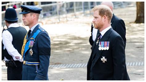 Prince Harry Will Now Be Allowed To Wear Military Uniform To Queen's ...