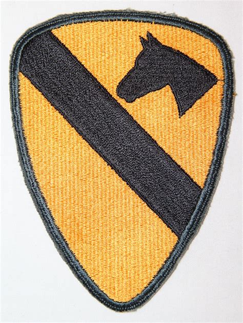 T098. EARLY VIETNAM 1ST CAVALRY DIVISION PATCH - B & B Militaria