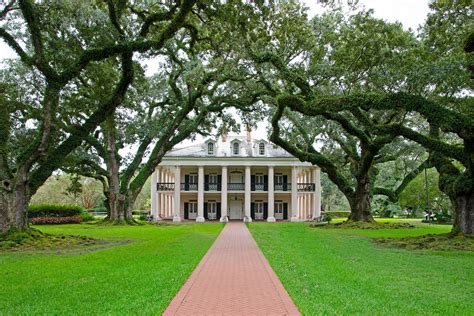 Guided Day Tour of Oak Alley Plantation