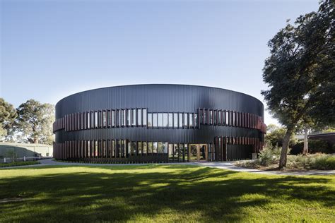 Gallery of Ivanhoe Grammar Senior Years & Science Centre / McBride ...