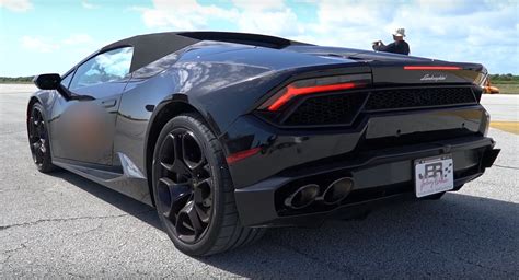 Lamborghini Huracan Spyder Blasts Down Runway, Nudges 200 MPH | Carscoops