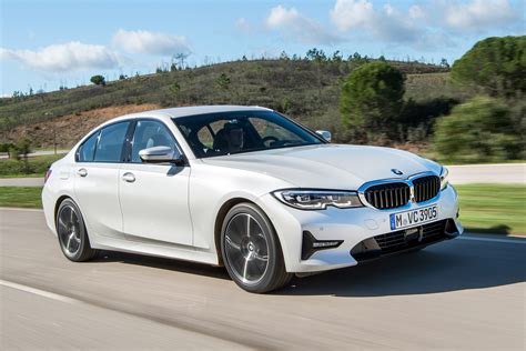 New BMW 3 Series (320d) 2019 review | Auto Express