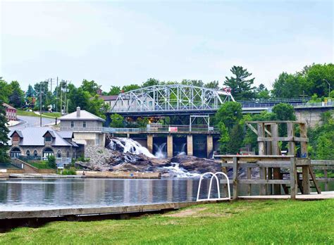 Luxury Living in Bracebridge – The 'Heart of Muskoka' Beckons