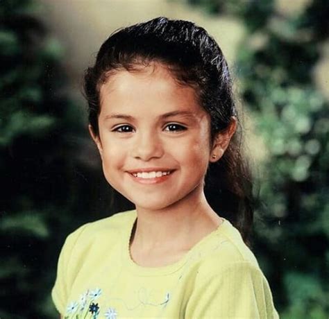 25 Selena Gomez Childhood Photos Discovered - NSF News and Magazine