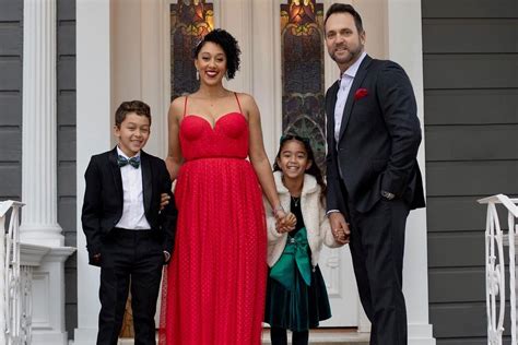 Tamera Mowry-Housley's Family Gets All Dressed Up for Christmas Photos