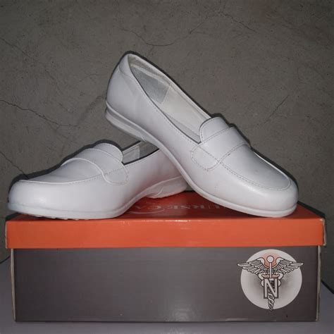 NURSE CARE White Shoes, Women's Fashion, Footwear, Flats & Sandals on ...