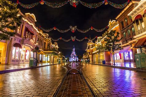 Christmas At Disneyland Paris 2025 - Diane Underwood