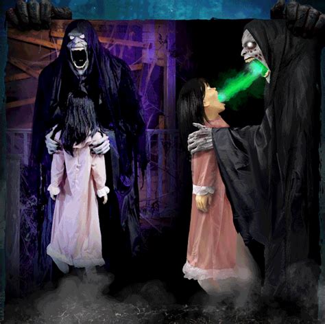 Spirit Halloween Animatronics Gif Le nouveau spirit halloween de place ...