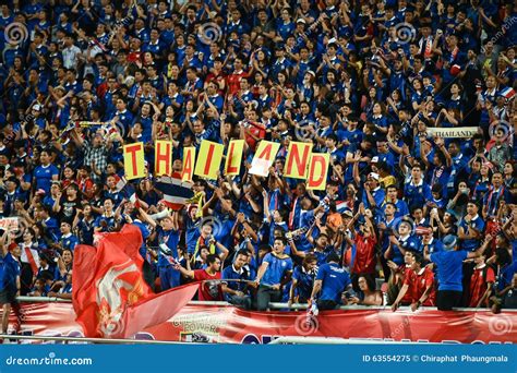 BANGKOK THAILAND NOV12: 2015 Unidentified Fans of Thailand Support ...