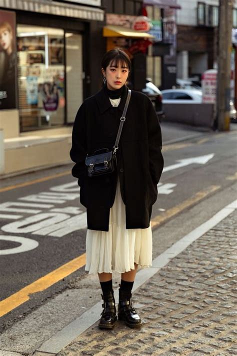 38 Beautiful Winter Women Street Style Ideas That Will Inspire You ...