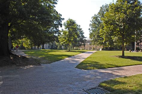 UNC Campus Tour 25 | Quad area | Tom | Flickr