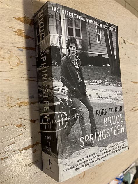 Bruce Springsteen Born to Run Biography | Reverb