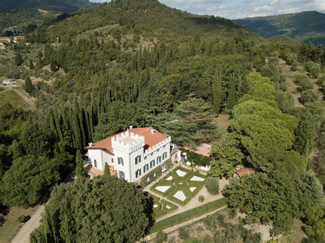 Striking Tuscan Villa Near Florence — Francis York