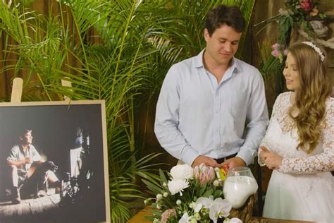 The four sweetest moments from Bindi Irwin wedding video.