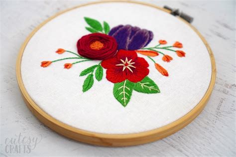 Red Flowers Embroidery Design - Cutesy Crafts